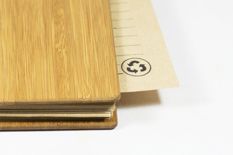 Bamboo notepad with recycled paper - Lifestyle - 02